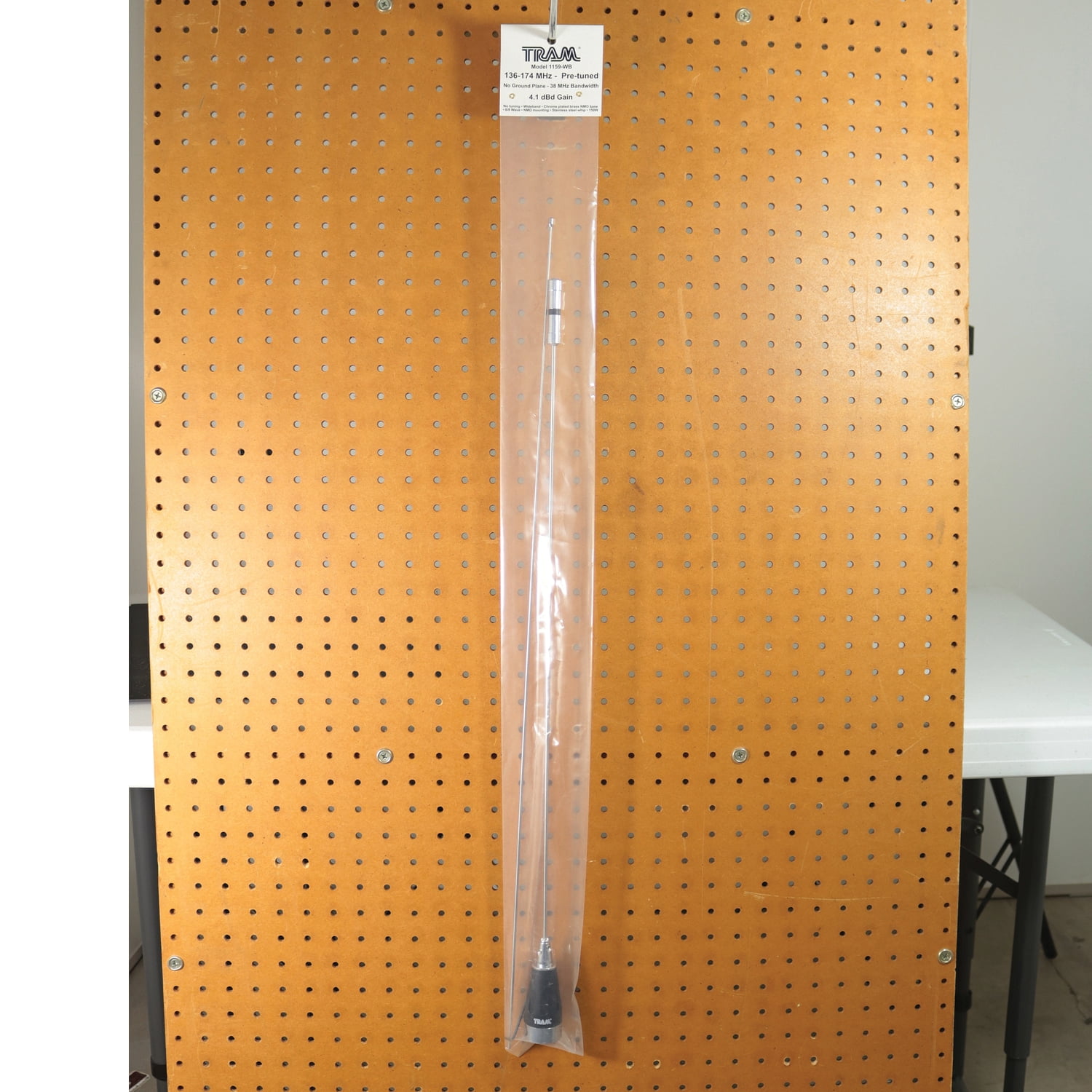 Tram 136 MHz to 174 MHz Pretuned Gain Antenna