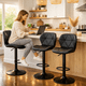 thumbnail image 4 of Sillas de Bar y Barra de Cocina de Acabado Moderno con Respaldo y Reposapies de Altura Ajustable - Bancos Giratorios para Bar con Asiento Acolchado Diseño Elegante Set 3 Sillas, 4 of 7