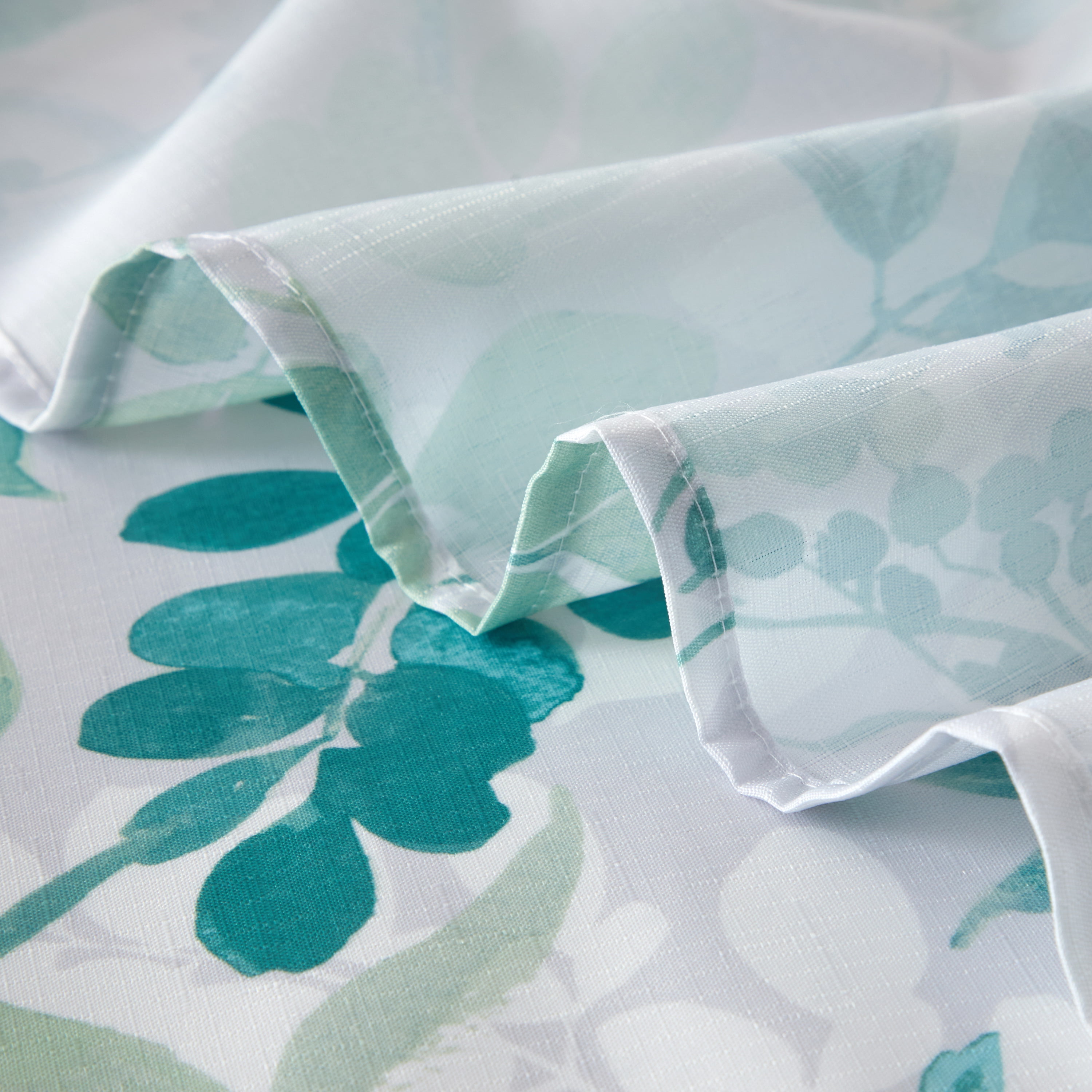 Mainstays 14-Piece Green Floral Shower Curtain Set with Hooks & Liner – 72x72