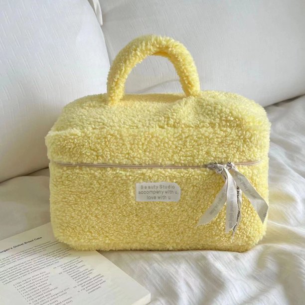 Bolsa de cosméticos de invierno de lana de cordero, bonita bolsa de almacenamiento de cosméticos portátil de gran capacidad y aspecto elegante, bolsa de almacenamiento portátil