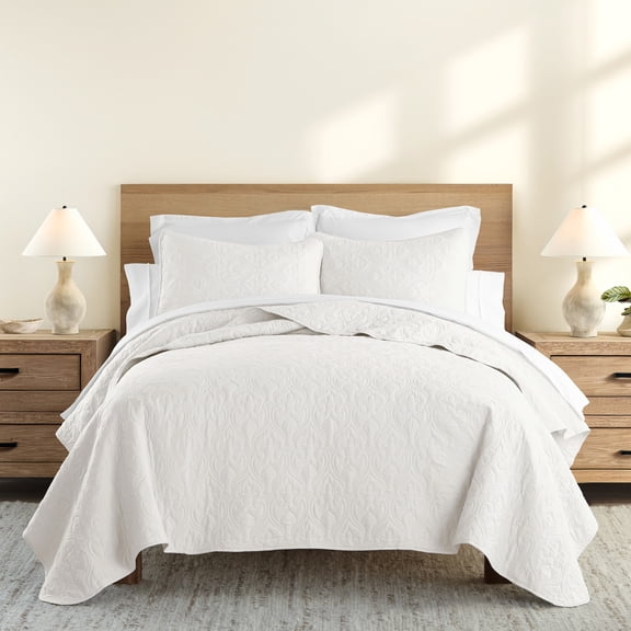 Lightweight Wrinkle Resistant Quilt Sets in Ivory Damask for King Size Bedding by Comfort Canopy