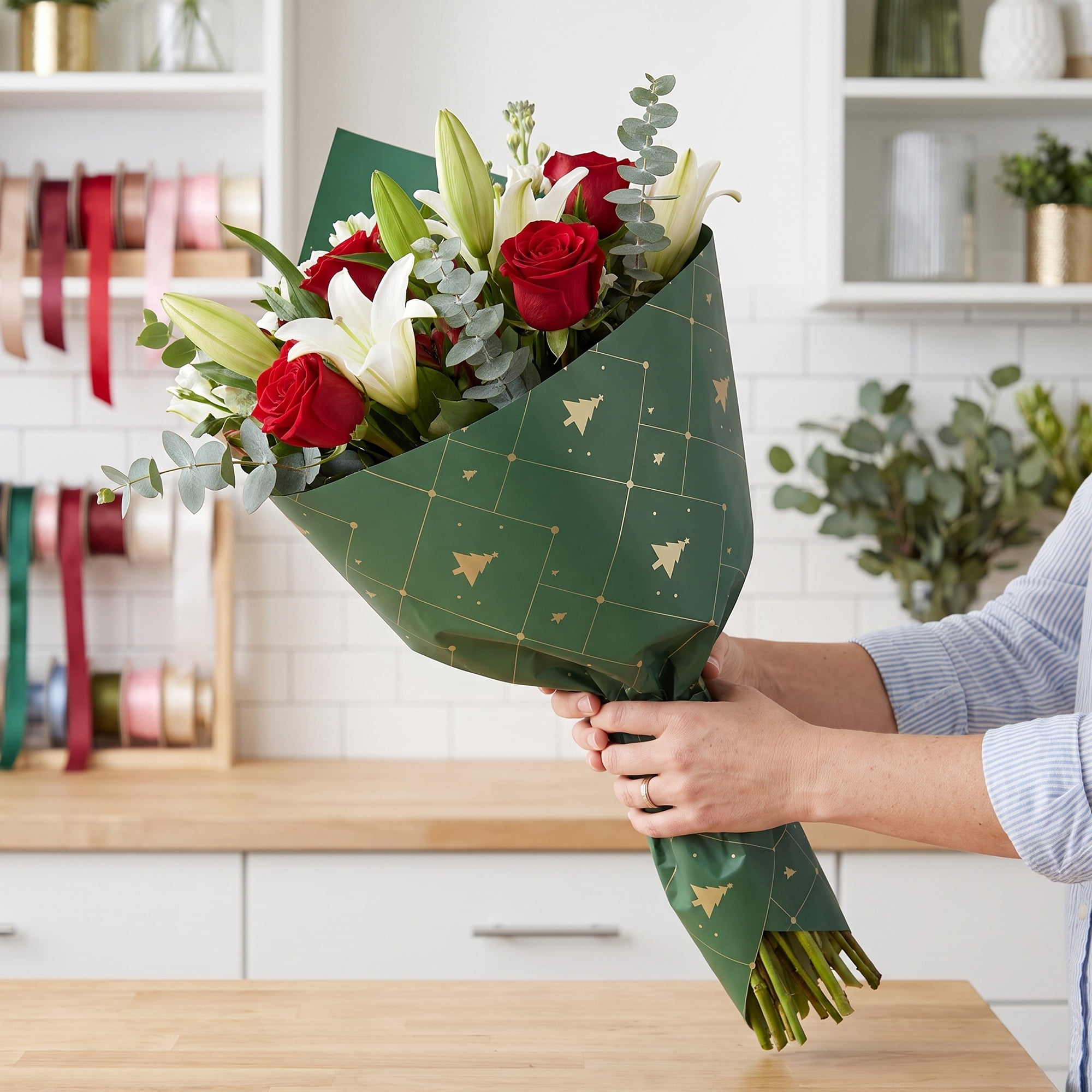 Unique Bargains Waterproof Matte Gift Wrap Paper for Bouquets Green Big Tree 22"x 22"