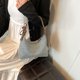 thumbnail image 3 of Bolso de mezclilla de diseño de nicho para mujer, nuevo estilo 2025, moderno, versátil, de un solo hombro, bolso de cubo portátil de alta gama, 3 of 4
