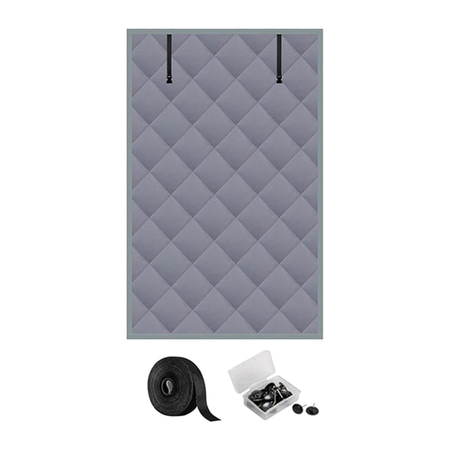 cubierta térmica para ventana, cubierta para ventana de algodón grueso, resistente para impermeabilización, aislamiento de ventana, cubierta aislante 39x63 pulgadas vista frontal centrada de cubierta acolchada gris con patrón en rombos y borde liso, dos correas negras con hebillas arriba; incluye rollo de cierre negro y caja con 20 chinchetas. Adecuada para aislamiento térmico de ventanas en invierno y uso año con año.