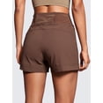 thumbnail image 2 of Shorts CRZ YOGA de tiro medio con costura interna de 10 cm y bolsillos con cierre marrón, 2 of 4