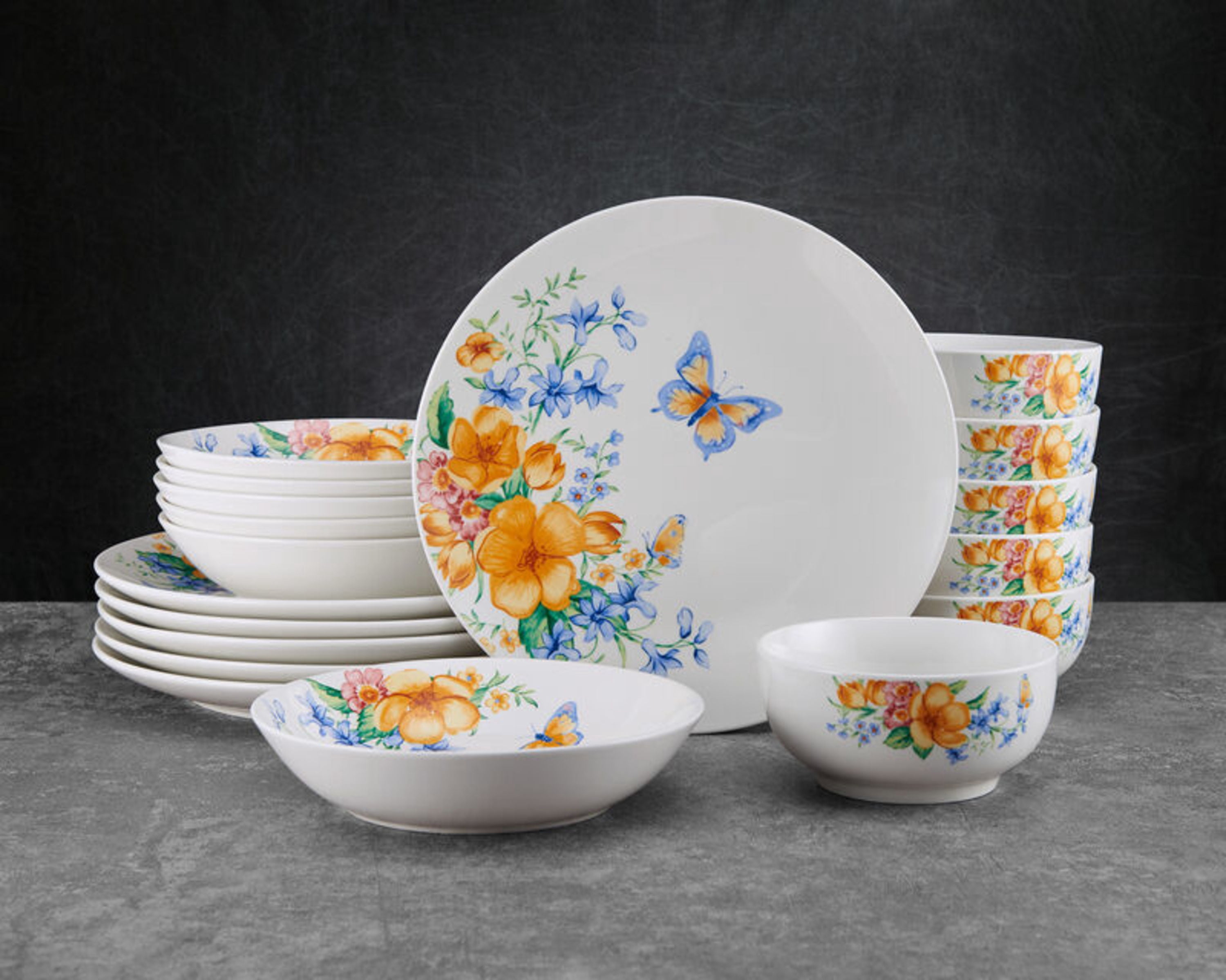 Studio Nova Porcelain Anna 18-Piece Dinnerware Set