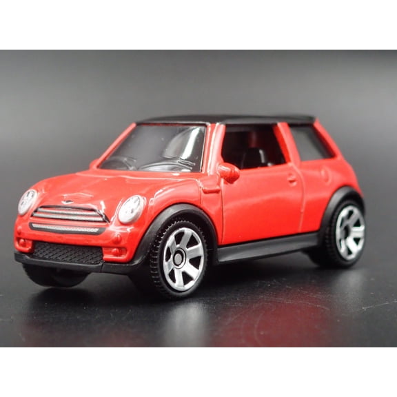 Open Box 2001 - 2006 MINI COOPER S RED 1:64 SCALE COLLECTIBLE DIORAMA DIECAST MODEL CAR
