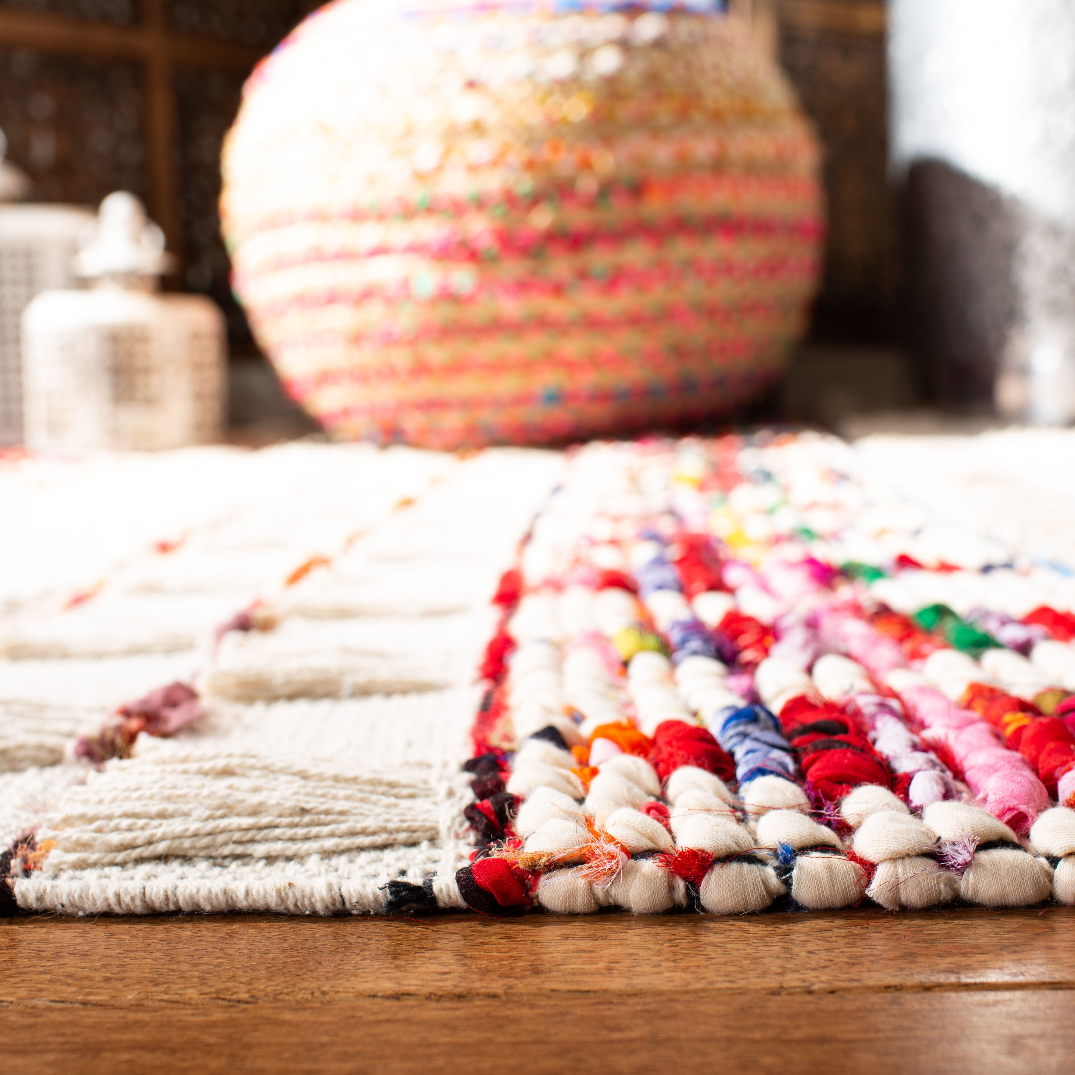 SAFAVIEH Natura Yadira Striped Area Rug, Ivory/Red, 3' x 5'