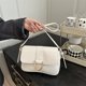 thumbnail image 4 of Bolso de mano de diseño de nicho de alto valor, primavera y verano 2025, nuevo estilo, elegante bolso bandolera con temperamento, pequeño bolso cuadrado para mujer, 4 of 5