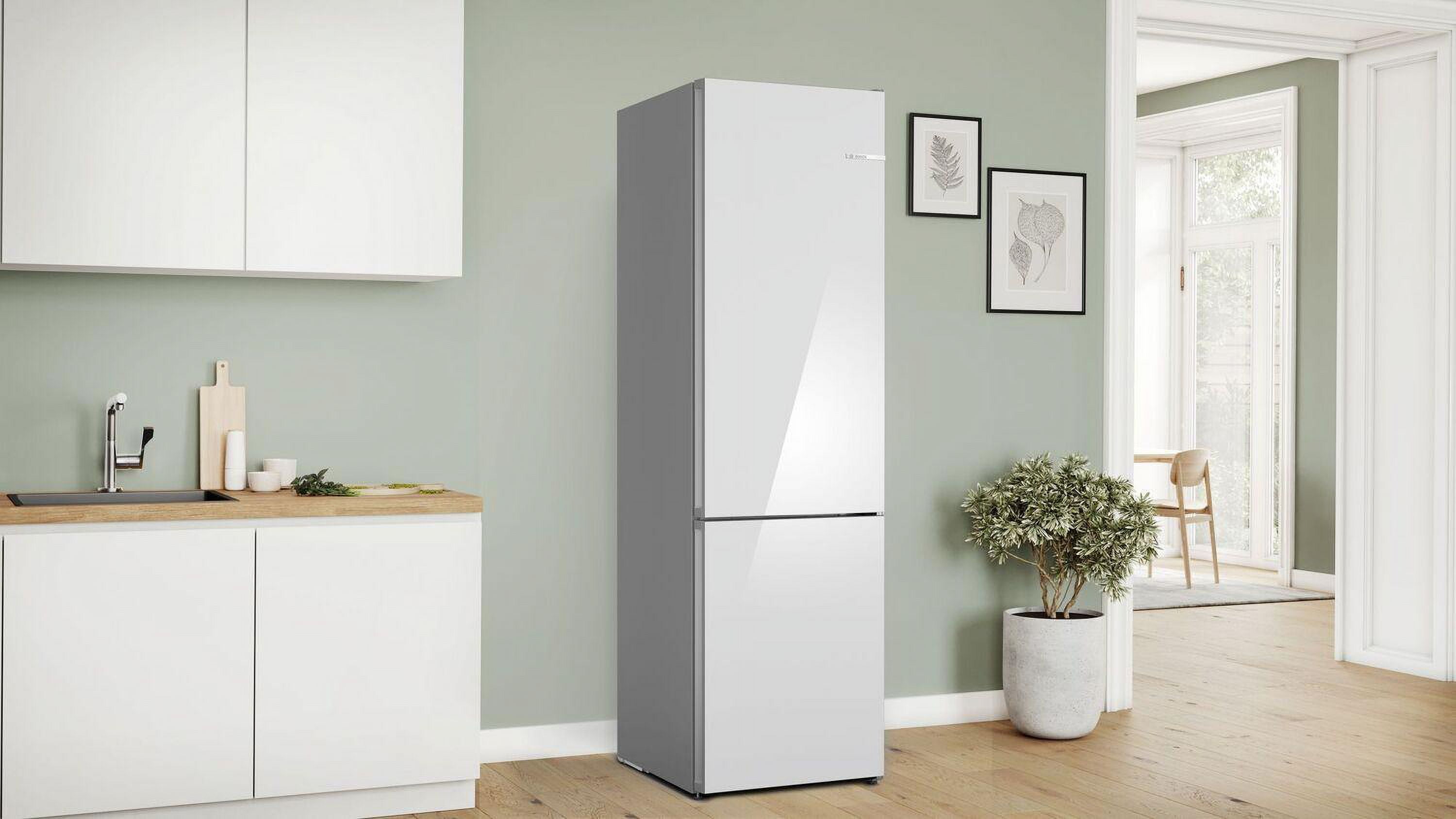 Bosch 24 Cu. Ft. Bottom Freezer Refrigerator B24CB80ESW