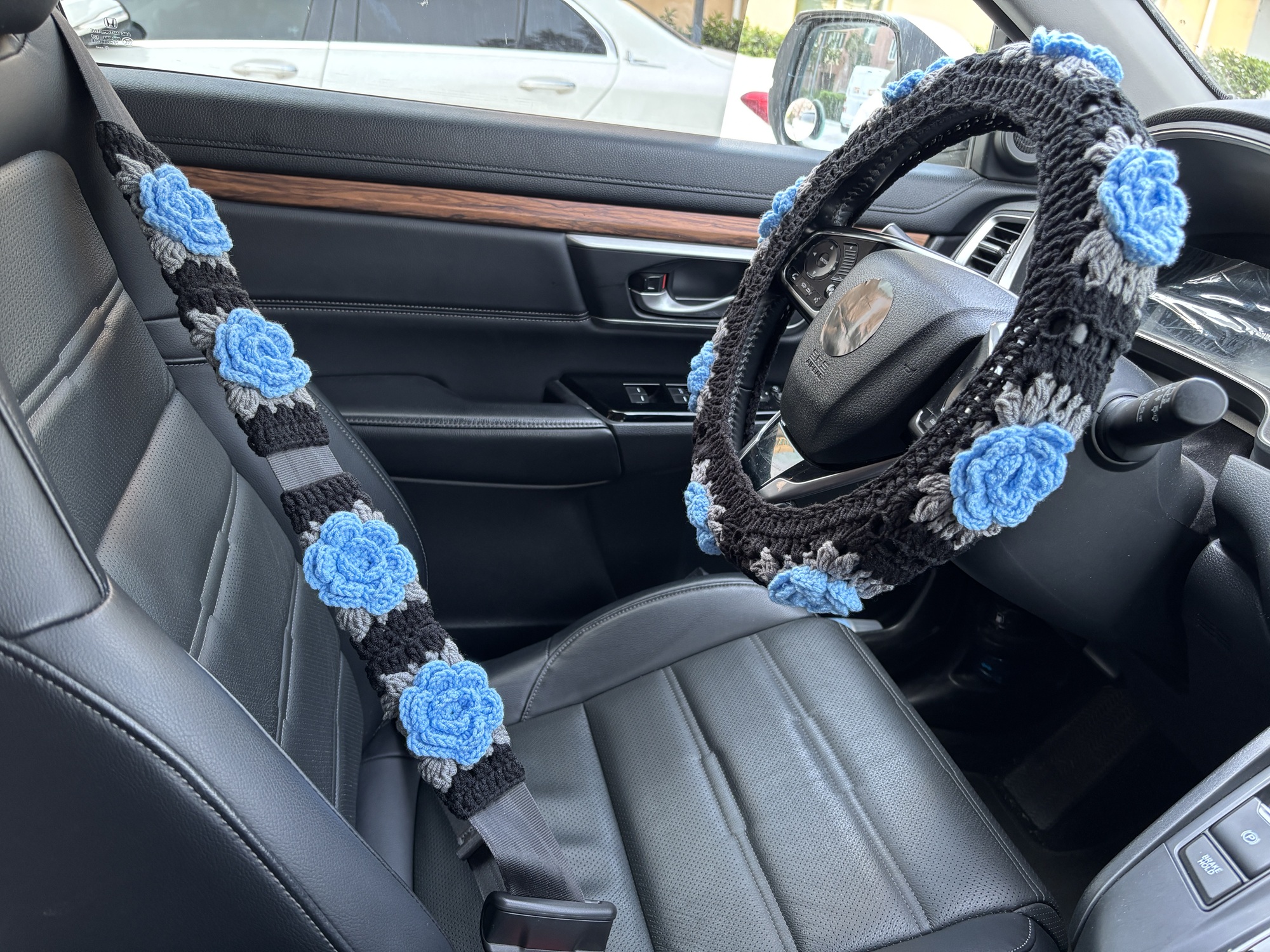 Crochet Roses Flower Steering Wheel Cover&Seat belt Cover: Car Accessory Gift