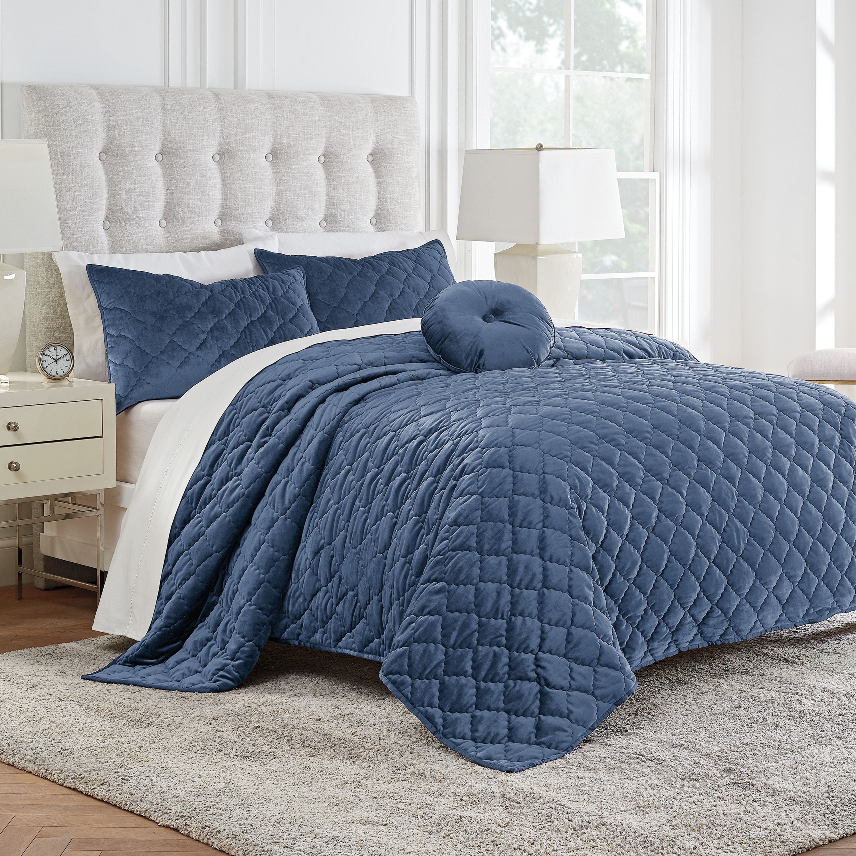 Modern Living Addison Velvet Full/Queen Navy Quilt Set
