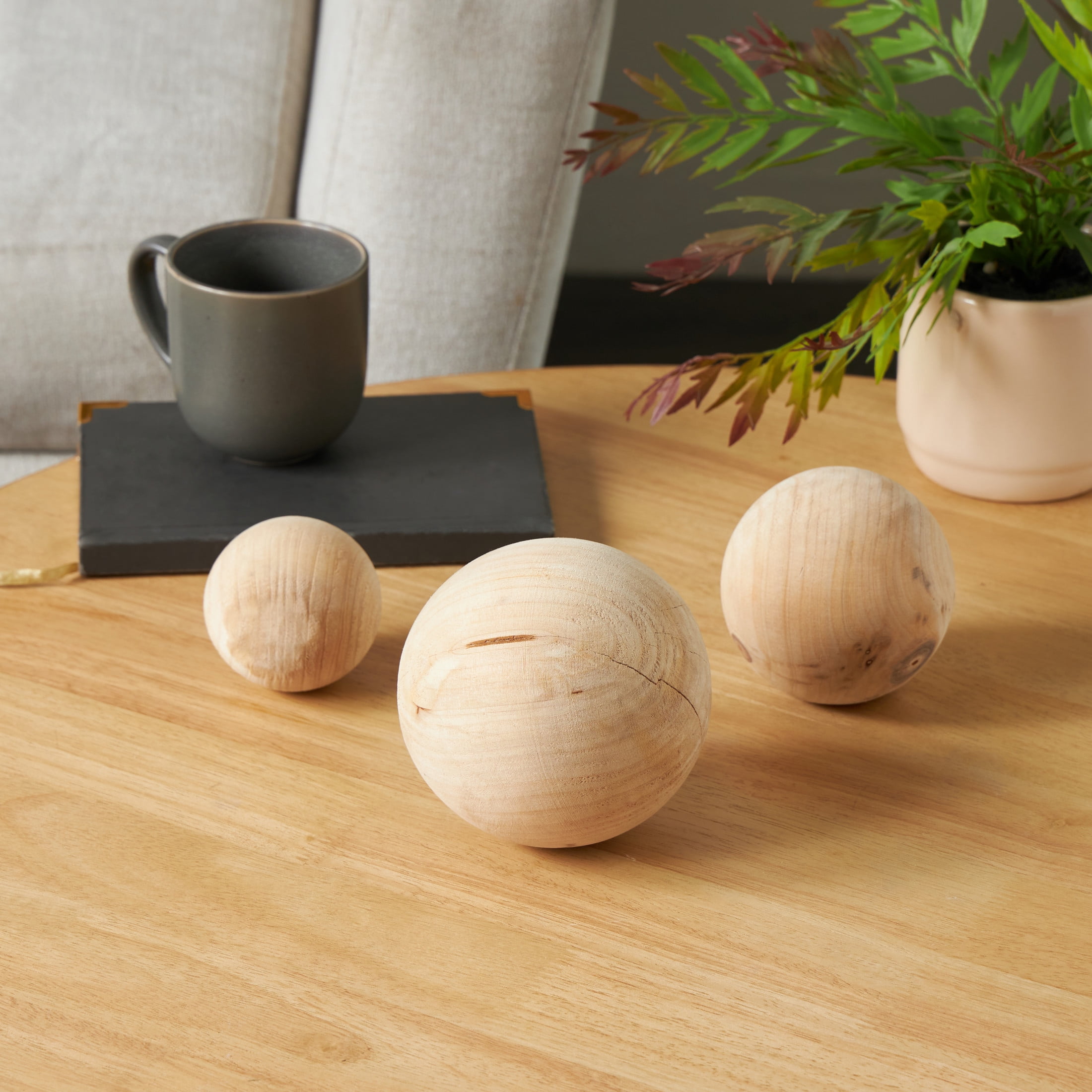 DecMode Light Brown 5" Handmade Wood Orbs & Vase Filler with Varying Sizes (3 Count)