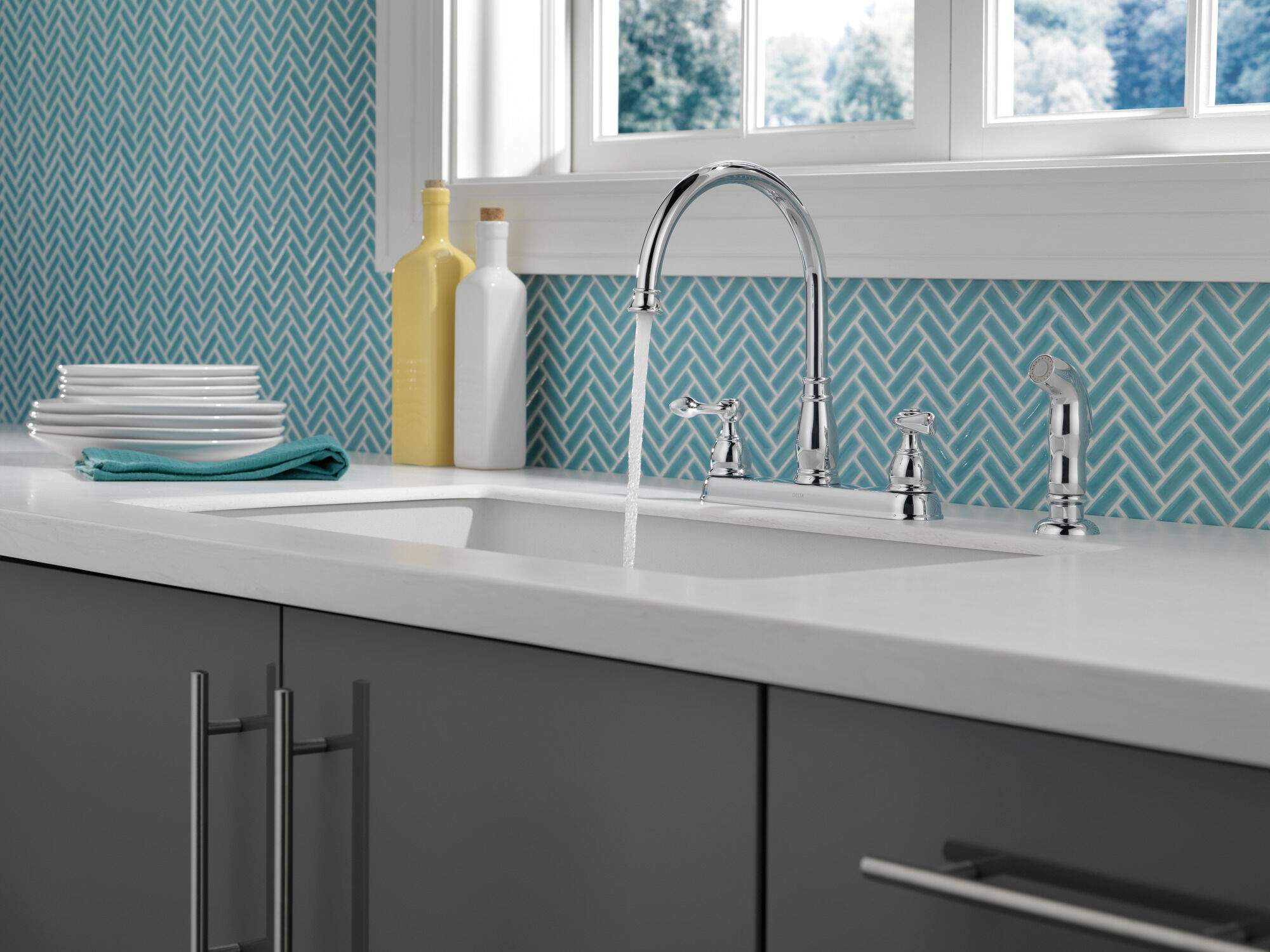 Delta Windemere Two Handle Kitchen Faucet Chrome photo 4