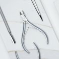thumbnail image 4 of Pinza para cutículas Nghia D-03 JAW 16 de acero inoxidable chapado en gris, 4 of 7
