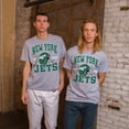 thumbnail image 4 of Camiseta Junk Food Clothing x Casco del equipo de los New York Jets de la NFL, 4 of 8