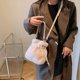 thumbnail image 3 of Bolso Esponjoso Hombro Mini Cubo Mujer Peluche Sólido, 3 of 7