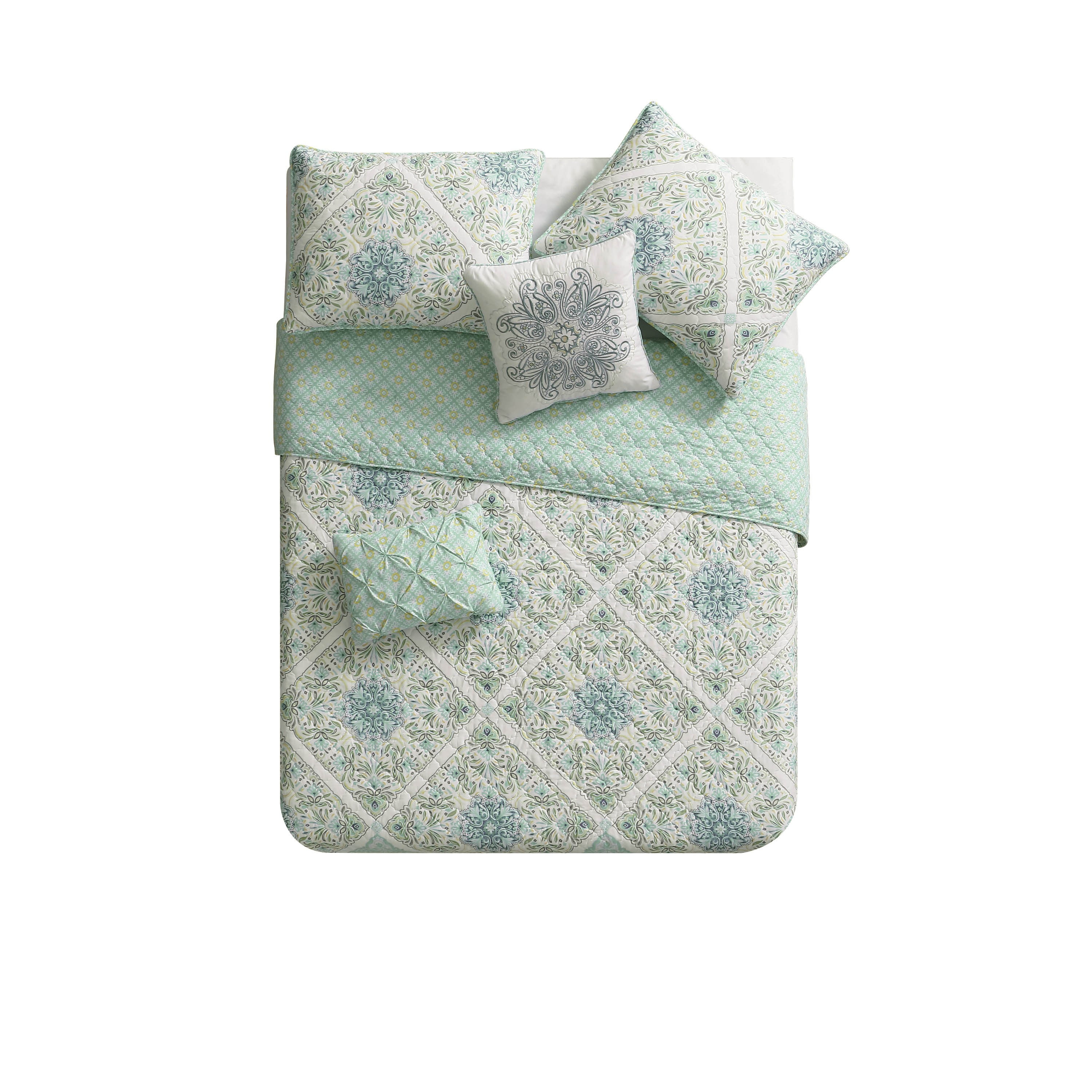 VCNY Windsor 5-Piece Aqua Medallion Reversible Quilt Set, Queen, Adult, Unisex
