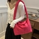 thumbnail image 5 of Bolso Acolchado Con Asa Mano para Mujer Color Sólido, 5 of 9