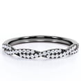 thumbnail image 1 of JeenMata Alianza de Boda con Detalles Pavé, de Forma Redonda y Semi Infinito de 0,25 Quilates, Chapada en Oro Negro de 18 K sobre Plata, 1 of 5