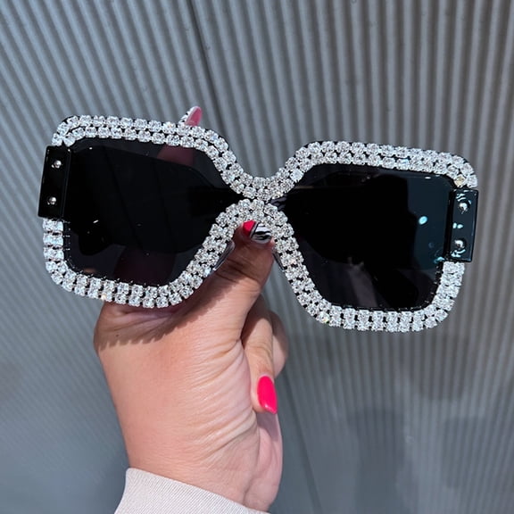 Womens Fashion Sunglasses Diamond Inlaid Full Frame Box Design and Metal Frame with PC Lens for Commuting Sunglasses or