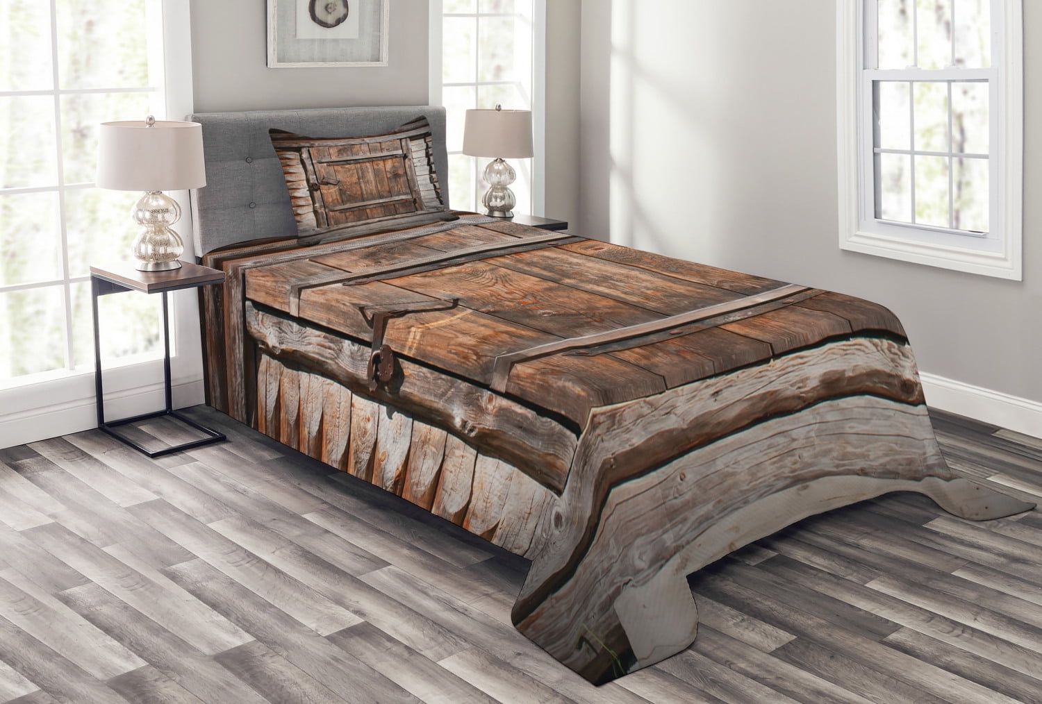 Vintage Bedspread Set, Rustic Wooden Door of Old Barn in Farmhouse