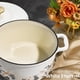 thumbnail image 4 of Olla Holandesa Carote de Hierro Fundido Esmaltado Blanca 5QT, 4 of 7