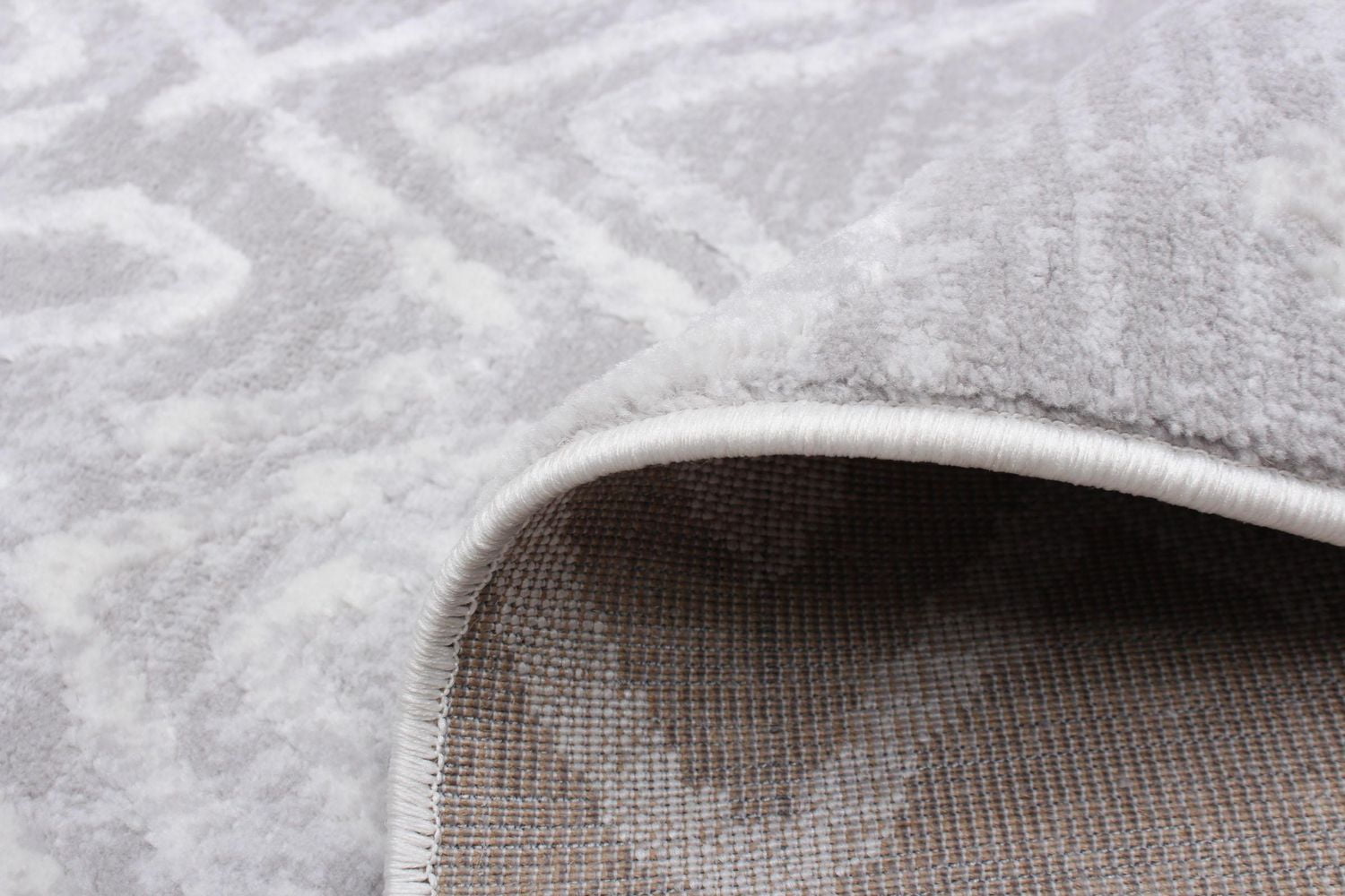 Ecarpet Geometric Indoor Area Rug Astrid Collection