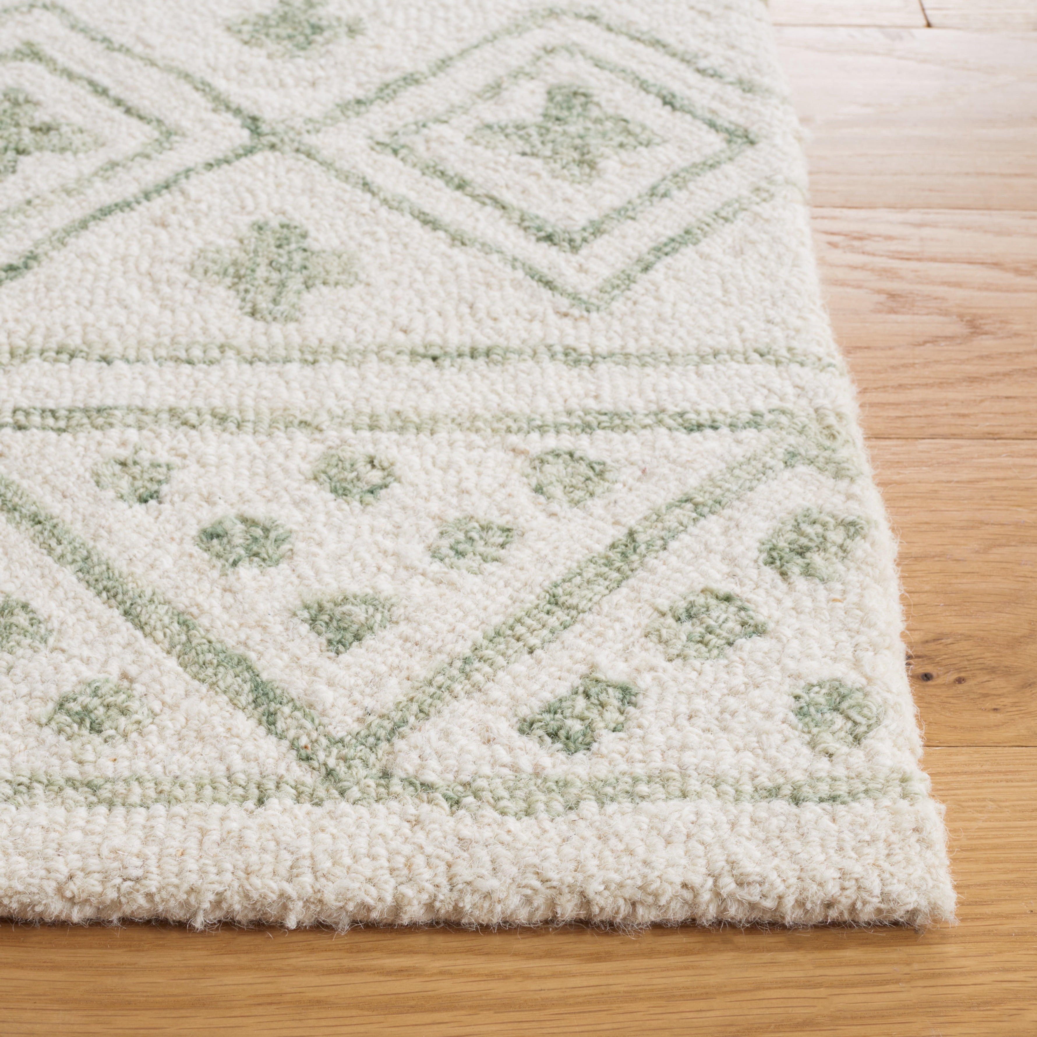 SAFAVIEH Metro Beaumont Southwestern Area Rug, Ivory/Light Green, 3' x 5'