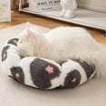 thumbnail image 4 of Staron Petit Lit pour Chien (Blanc), Petit Lit pour Animal Lavable pour Petits Chiens et Chats, Lit Coussin en Peluche Courte Réchauffant Douillet Doux Confort Lits Ronds pour Chats d'Intérieur 40x40 cm, 4 of 5