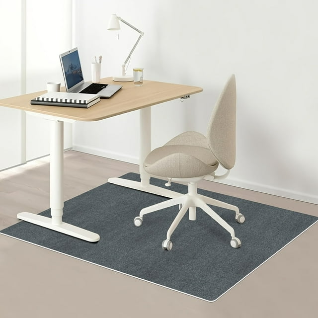 LEEYNEER Chair Mat Designed for Office Use Suitable for Carpeted Floors Providing Protection for Carpets While Preventing Slipping.
