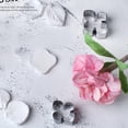 thumbnail image 2 of Juego de cortadores de fondant con diseño de hortensias para repostería., 2 of 5