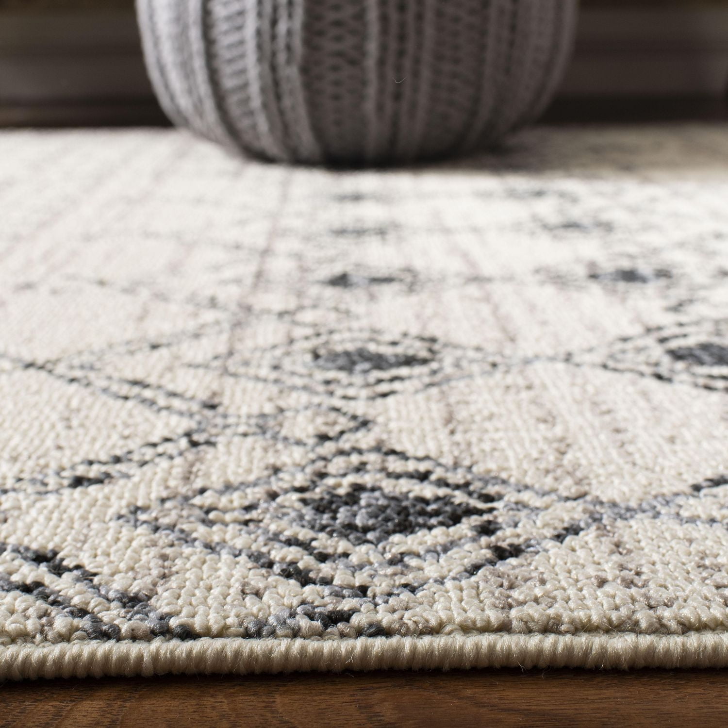 Safavieh Marrakesh Summer Southwestern Fringe Area Rug