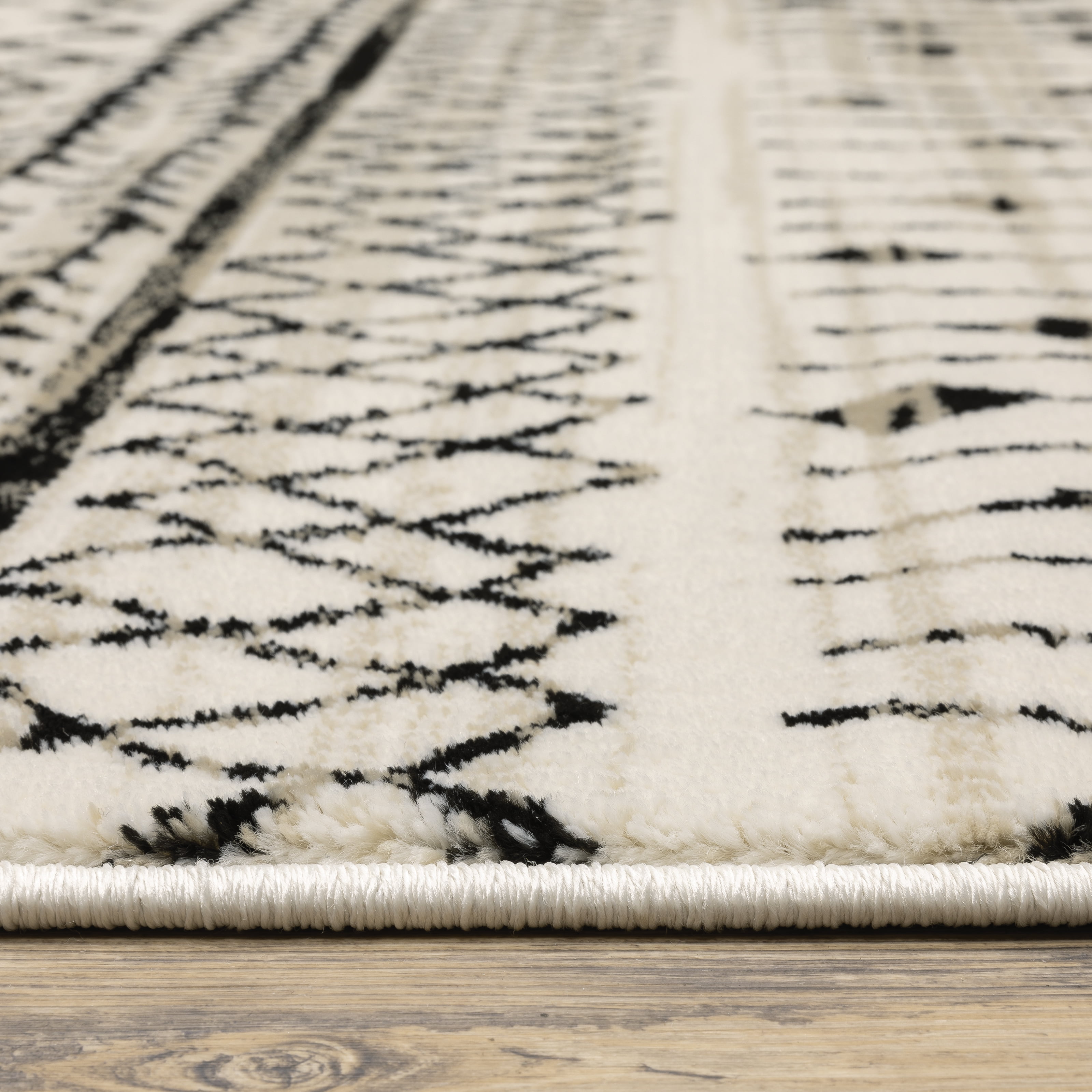 Avalon Home Gracie Southwest Lodge Area Rug, 3'10" X 5'5", Ivory/ Black
