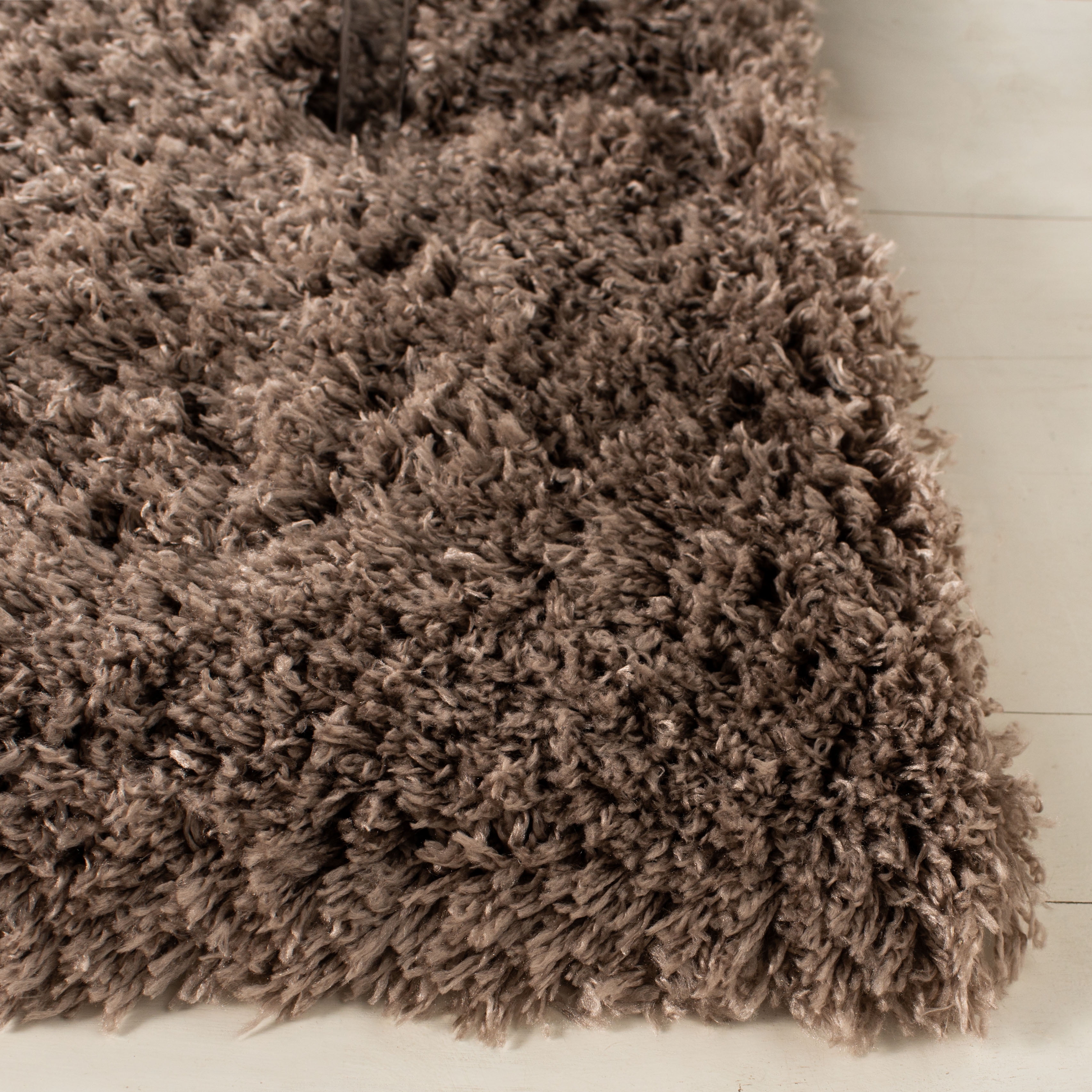 SAFAVIEH Polar Abbot Solid Shag Area Rug, Mushroom, 5'1" x 5'1" Square