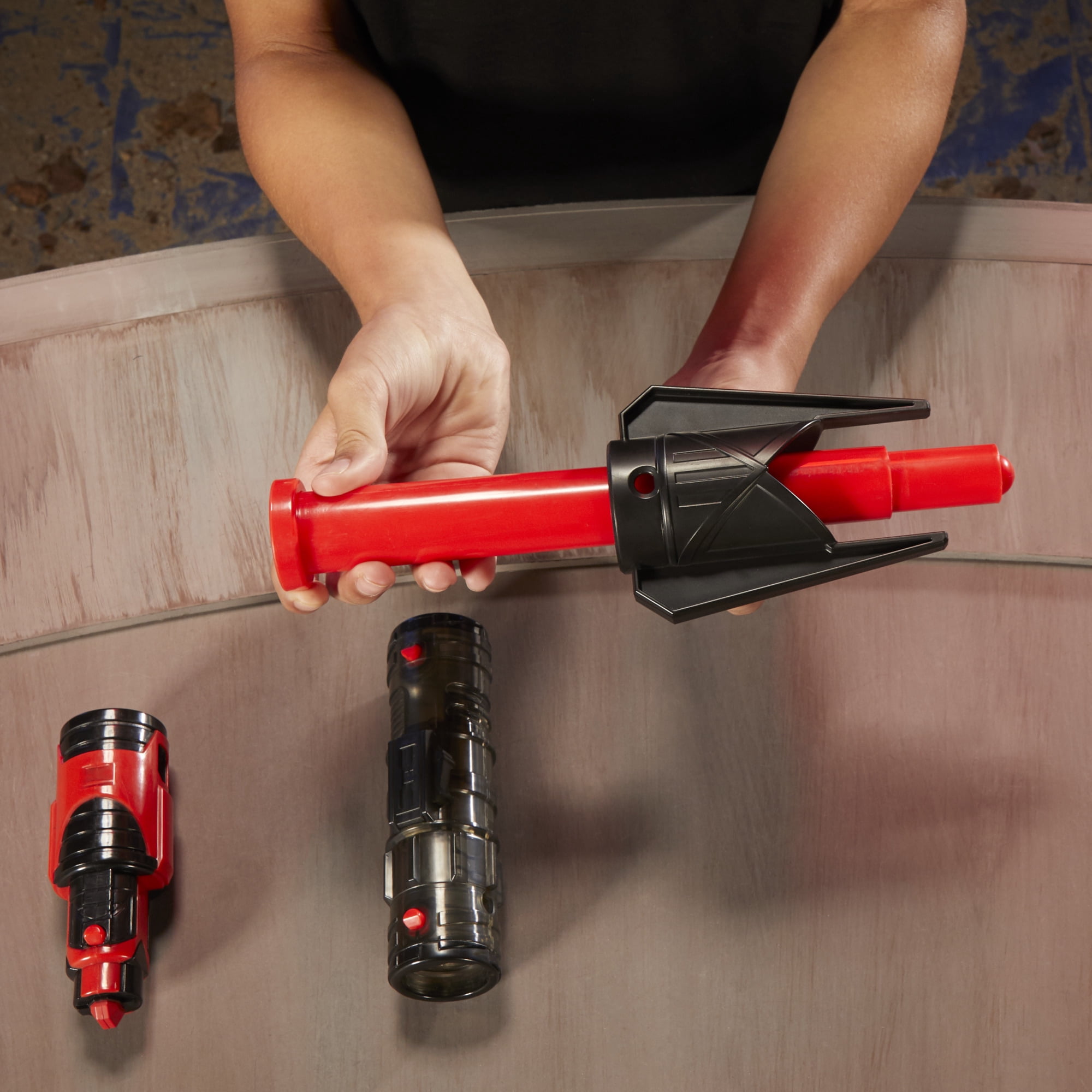 Star Wars Lightsaber Forge Kyber Core Dark Side Villains Pack, Red Customizable Lightsabers