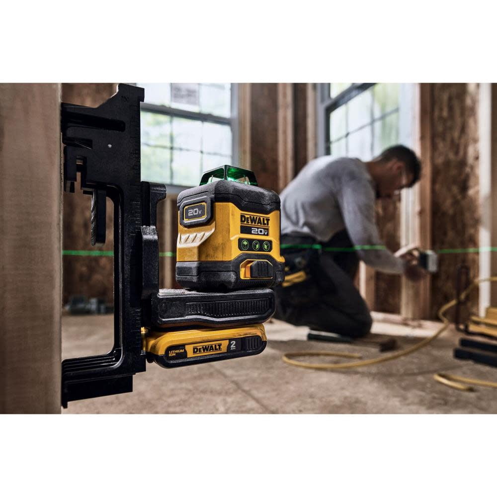 DEWALT Atomic Line Laser, 40m to 100m, 0.09oz