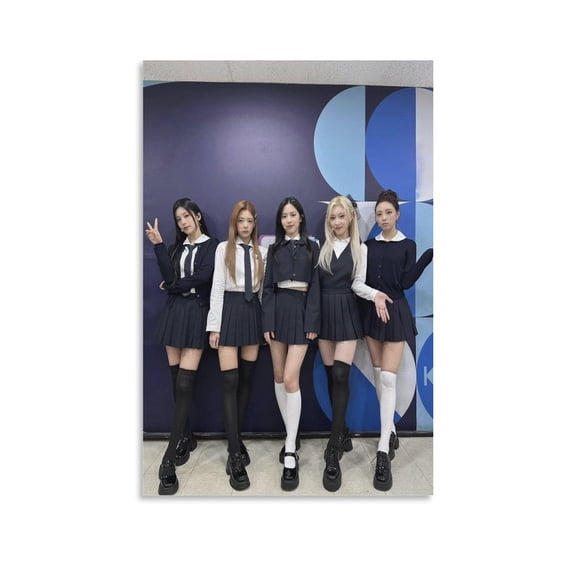 Early Korean Itzy Girl Group Poster Canvas Poster Wall Art Picture Prints Hanging Photo Gift Decor Home Posters Artworks 16x24inch(40x60cm)