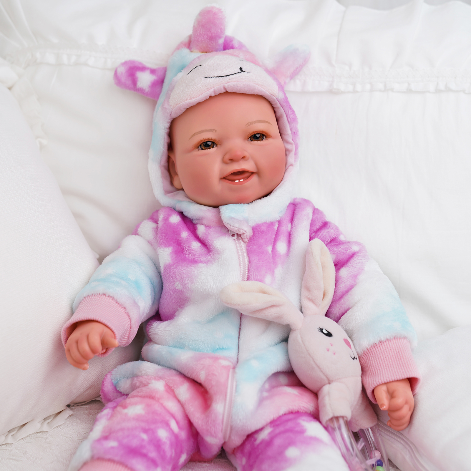 RSG  17-Inch Soft Cloth Body Realistic Baby Doll Newborn baby Girk with Accessories Gift Box for Kids 3+