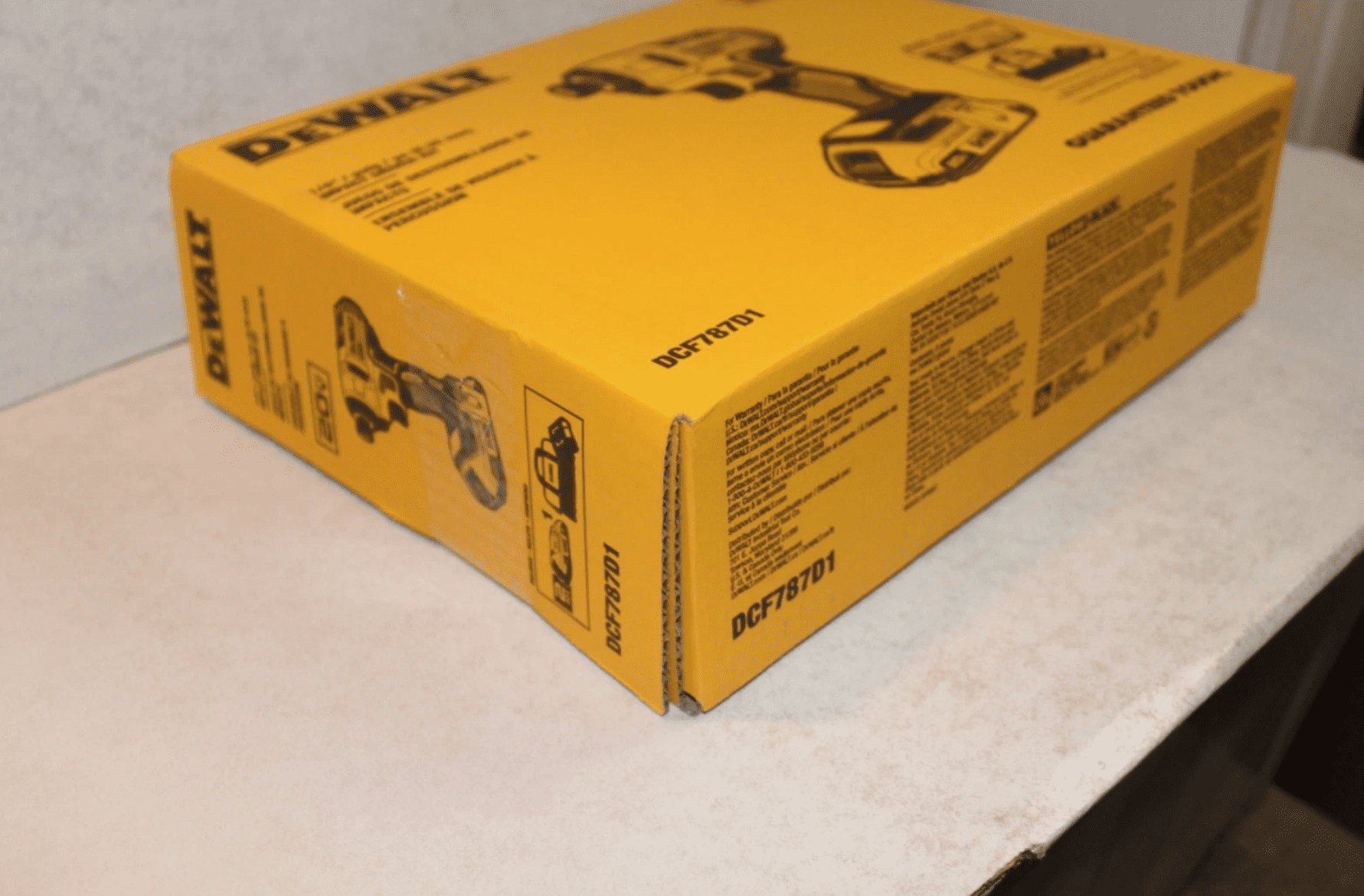 1PC DeWalt 20V MAX Lithium-Ion Brushless Cordless Impact Driver Kit