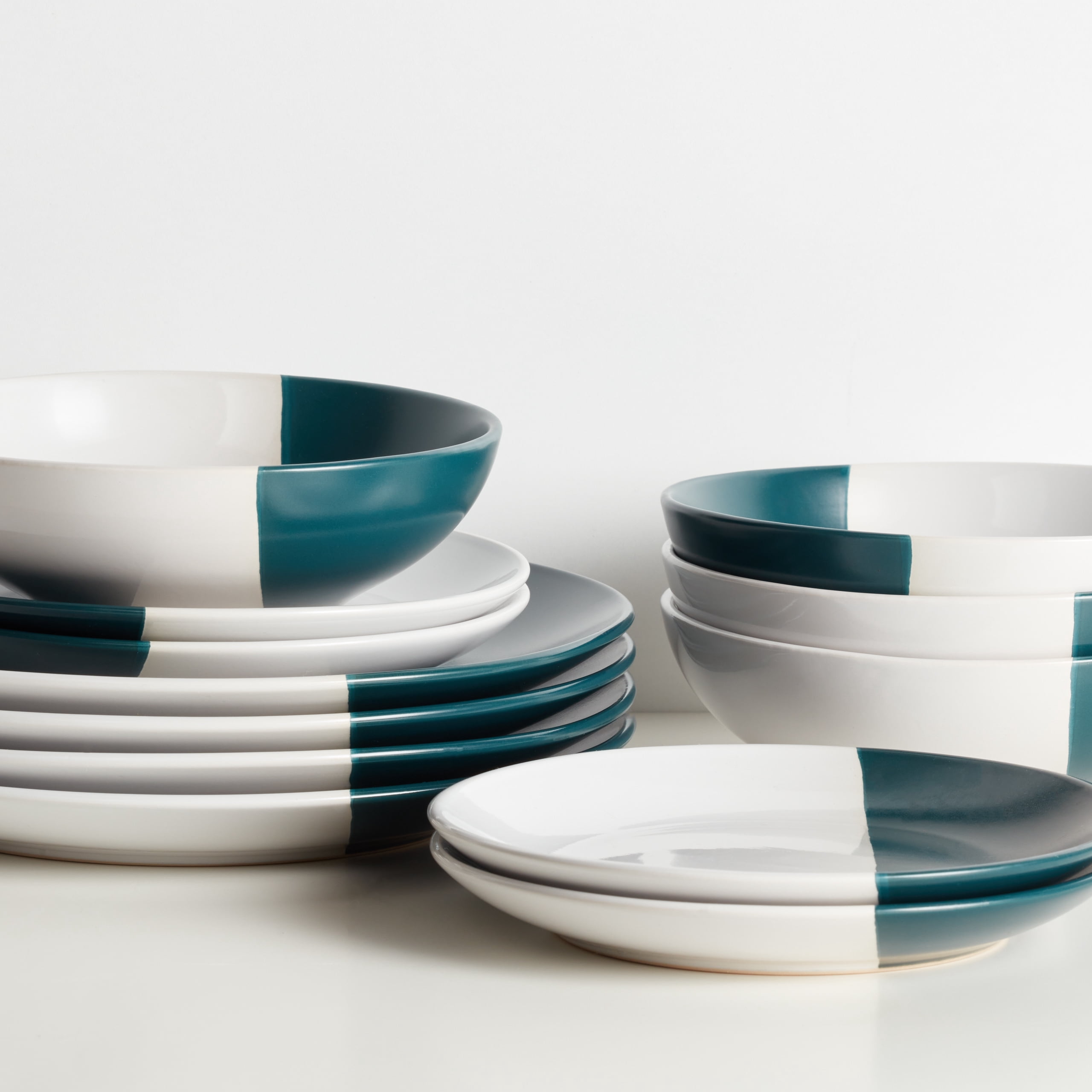 Stone Lain Lizzy Stoneware 12-Piece Round Dinnerware Set, Emerald Dark Green, CB
