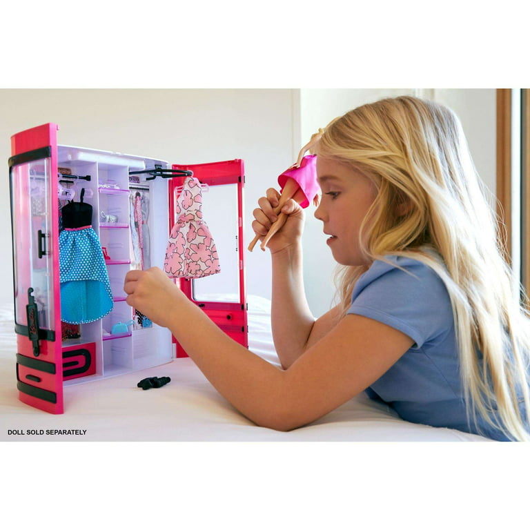 Air mail Assault lexicon Barbie Fashionistas Ultimate Portable Closet, Pink with 15+ Pieces -  Walmart.com