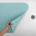 thumbnail image 4 of Alfombra de baño Clorox Duck Brand, antideslizante, para bañeras, 43 x 91 cm, color azul cielo, 4 of 7