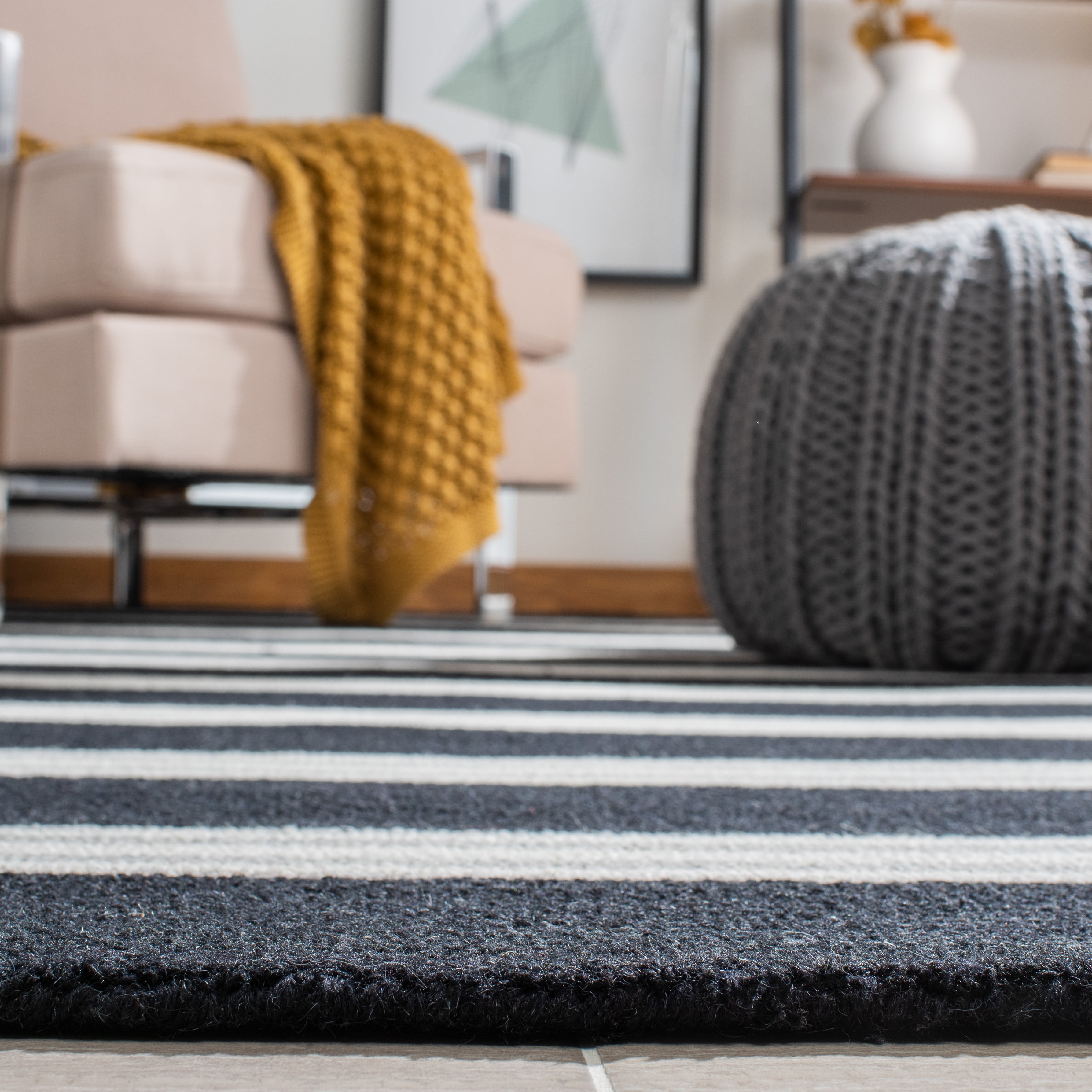 Safavieh Metro Darion Striped Area Rug, Black/Ivory, 4' x 6'
