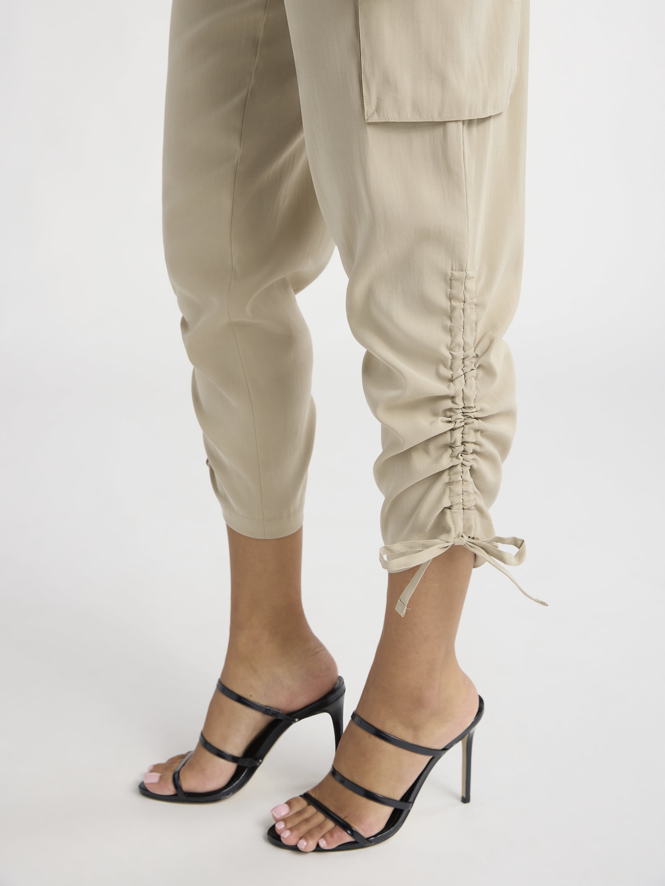 Sofia Jeans Women's Super High Rise Luxe Cargo Pants, 27" Inseam, Sizes XS-XXXL