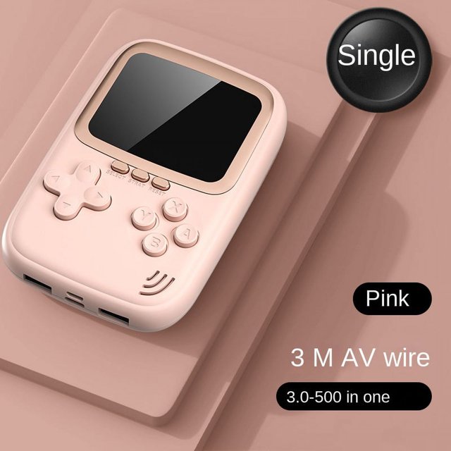 consola de juegos power bank 500 en 1 mini juego portátil power ins consola de juegos portátil retro rosa; vista 3/4 frontal de una consola portátil compacta con pantalla pequeña, cruceta direccional a la izquierda, botones A/B/X/Y y tres botones superiores, carcasa mate rosa claro y puertos AV y dos puertos USB en el borde inferior; rótulos en la imagen muestran "Single" y "3 M AV wire"; adecuada para jugar en TV vía salida AV.