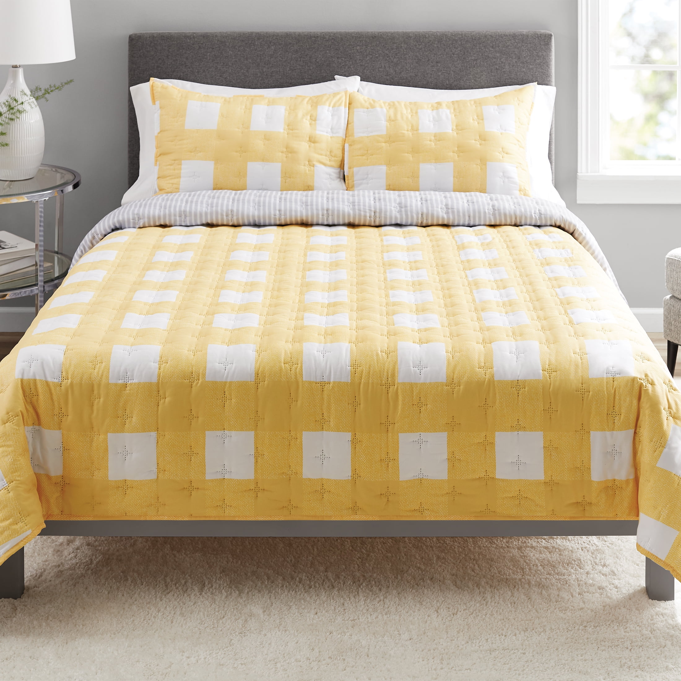 yellow queen quilt