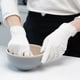 thumbnail image 5 of Guantes de látex desechables blancos, guantes protectores antideslizantes para uso en laboratorio de fábrica de alimentos, 100 Uds., 5 of 14