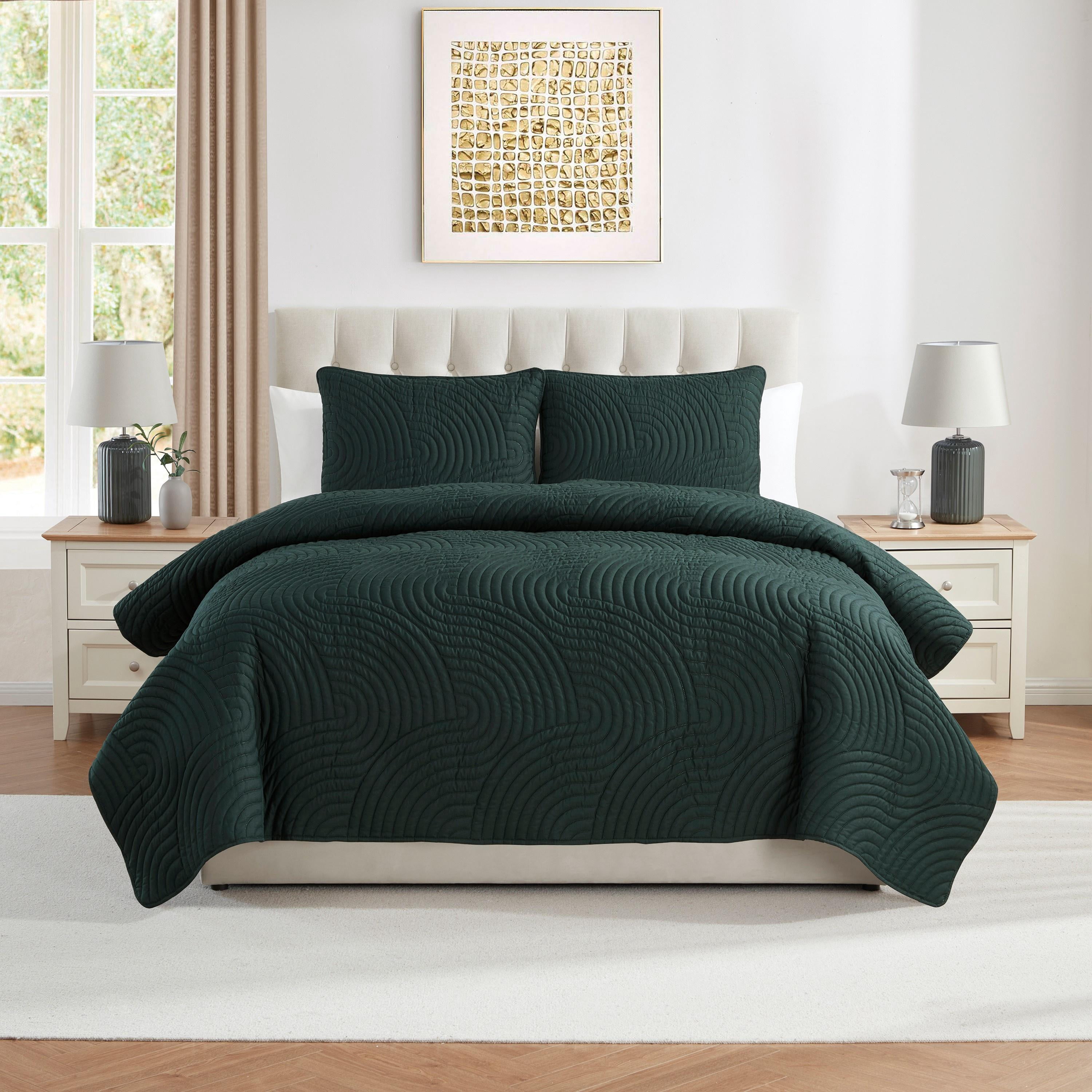 VCNY Home Sands 3-Piece Dark Green Textured Curve Striped Pinsonic Quilt Set, Full/Queen, Adult, Unisex
