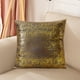 thumbnail image 4 of Funda de almohada de terciopelo con estampado de copos de nieve y estampado en caliente, 4 of 6